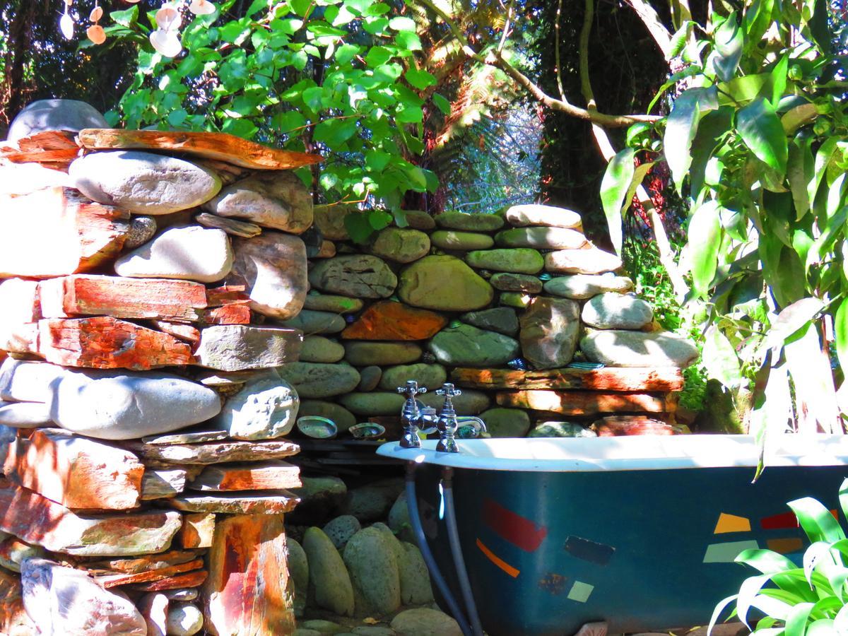 Shady Rest Bed & Breakfast ทาคาคา ภายนอก รูปภาพ